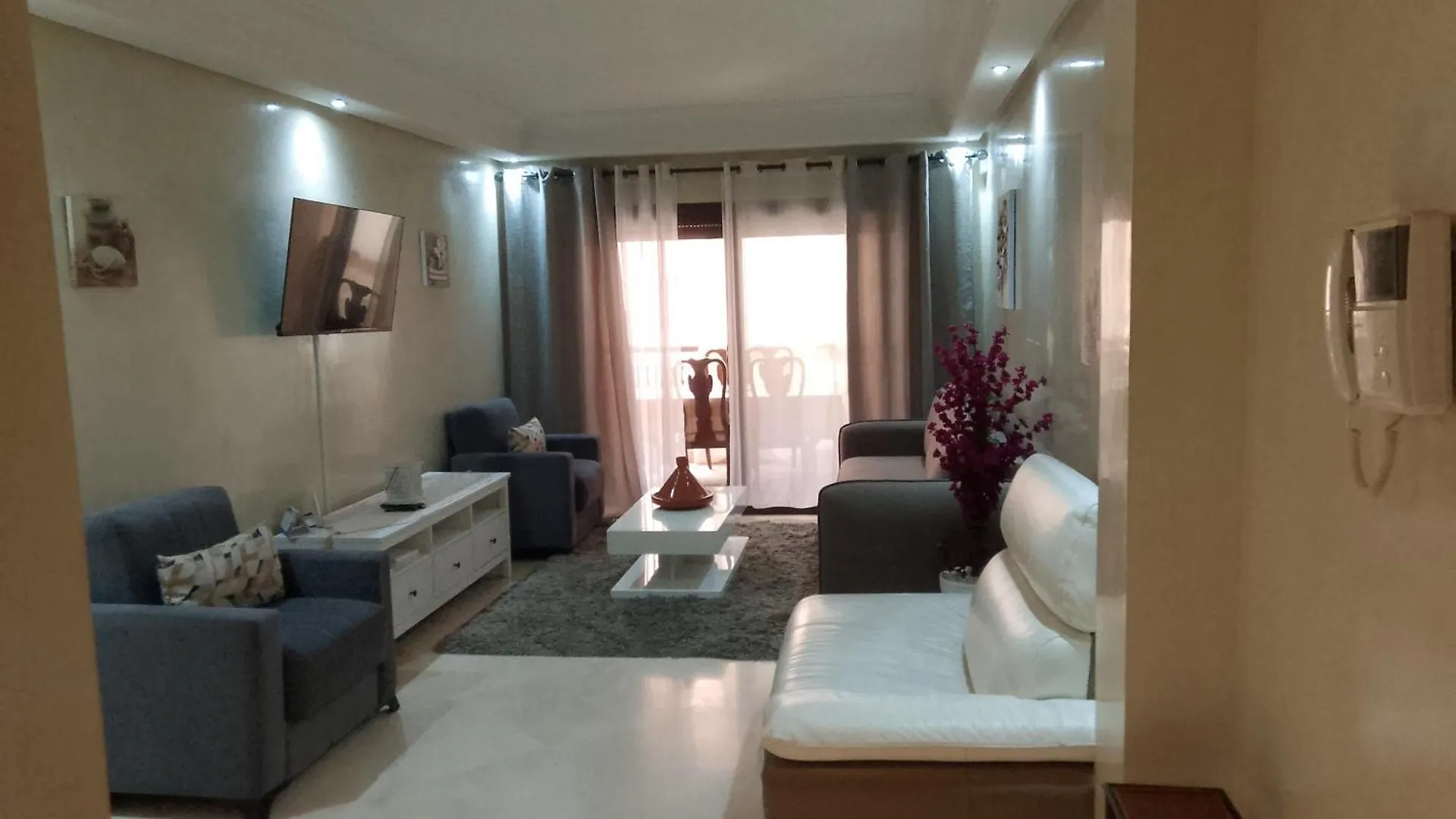 Apartament Appartement Tout Confort Avec Possibilite Transport Aeroport Marrakesz